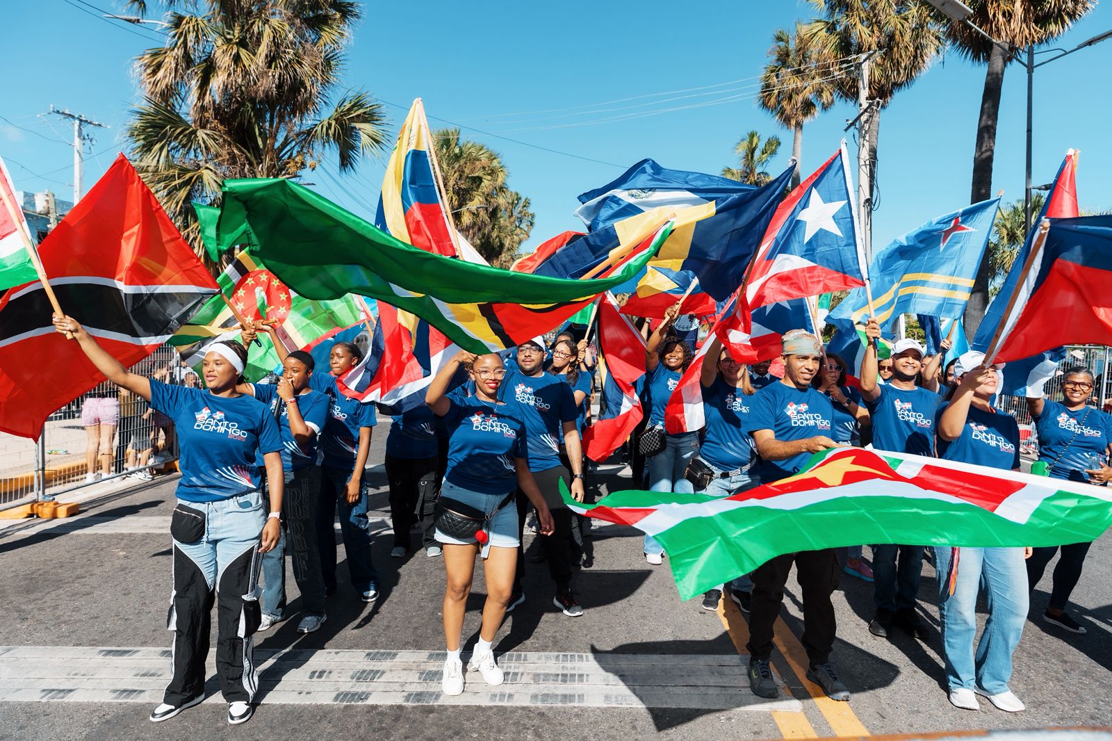 Carnaval del Distrito Nacional llena de alegría, color y tradición el malecón