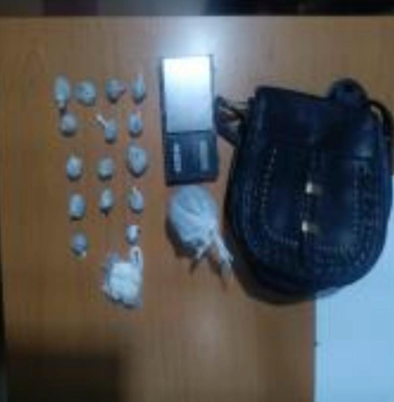 Policía Nacional apresa hombre por posesión de sustancias controladas en Azua