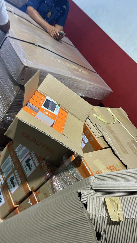 Aduanas refuerza vigilancia y decomisa municiones, chalecos antibalas y dólares en operativos recientes