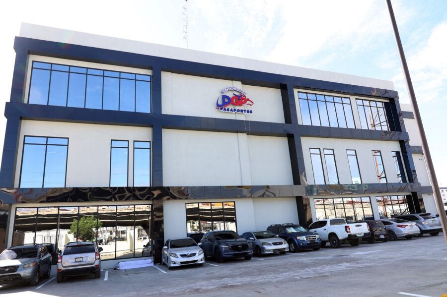 Apagón provoca retrasos en servicios de pasaportes