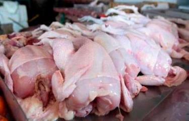 Organizaciones del comercio desmienten escasez de carne de pollo