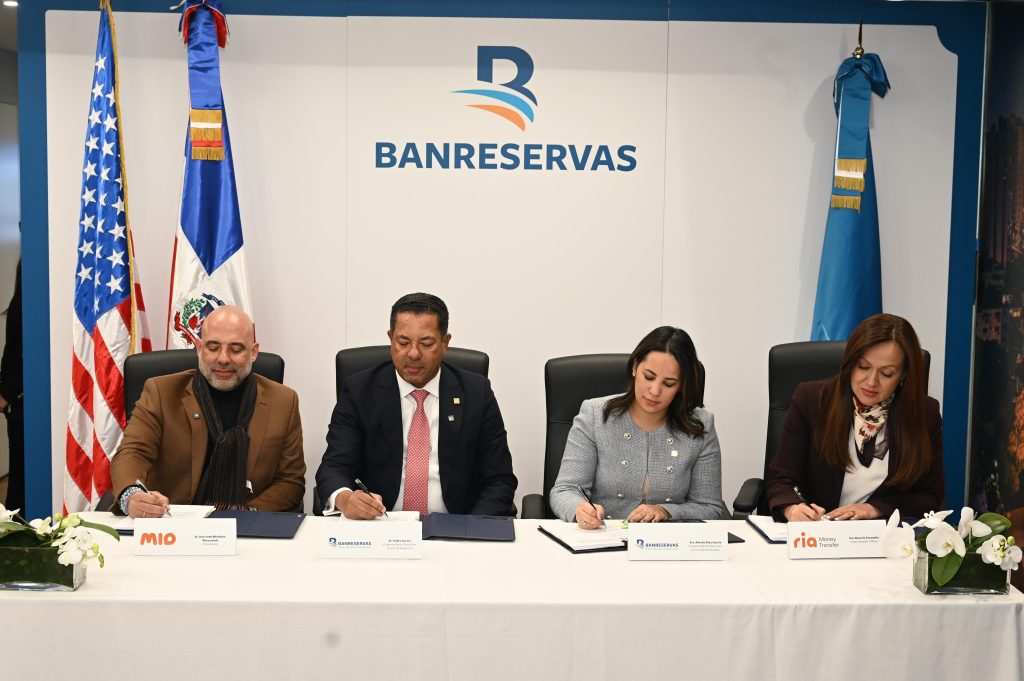 “Banreservas, MIO y Ria impulsan alianza histórica para transformar remesas y bancarización en RD”