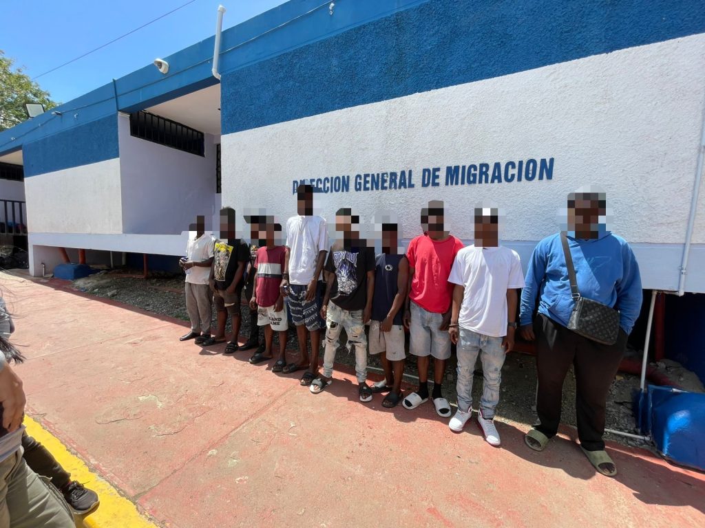 Puntos fronterizos de Elías Piña y Dajabón lideran flujo de retorno este lunes con 865 extranjeros procesados