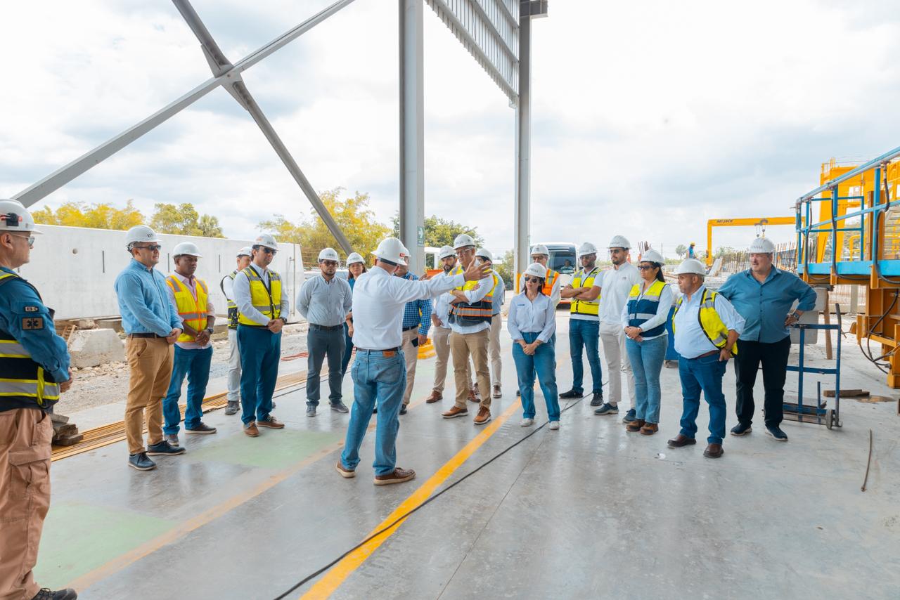 Comisiones visitan instalaciones y obras de empresas que compiten por el Monorriel SD