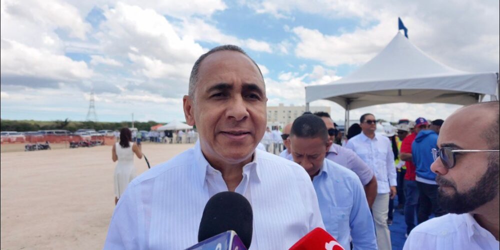 Nelson Arroyo asegura nueva planta fortalecerá sistema eléctrico y destaca récord en recaudaciones de Aduanas