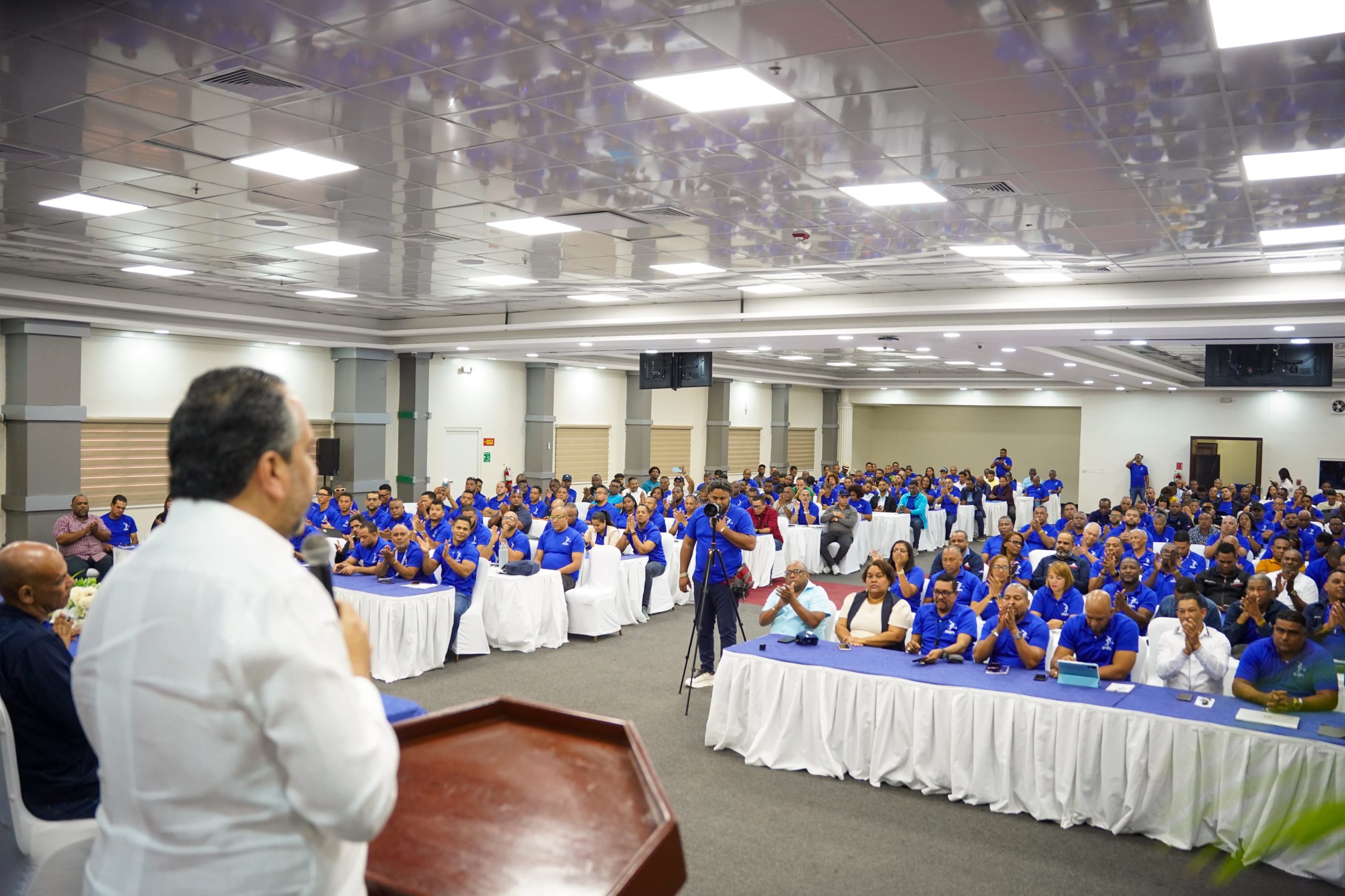 MINERD e INEFI capacitan a más de 300 docentes con Taller de Actualización Curricular