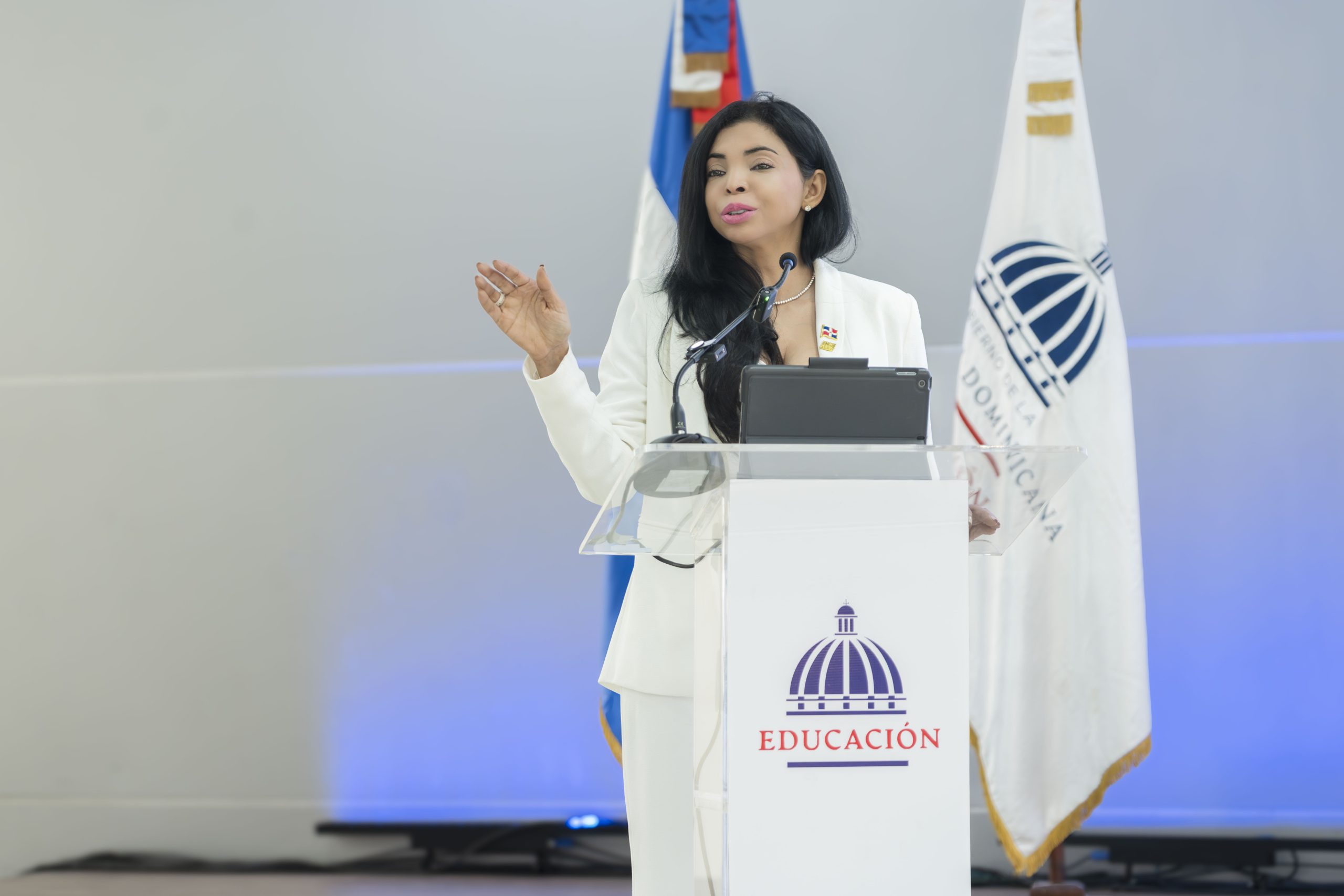 Procuradora resalta rol de la educación en la construcción del contrato social