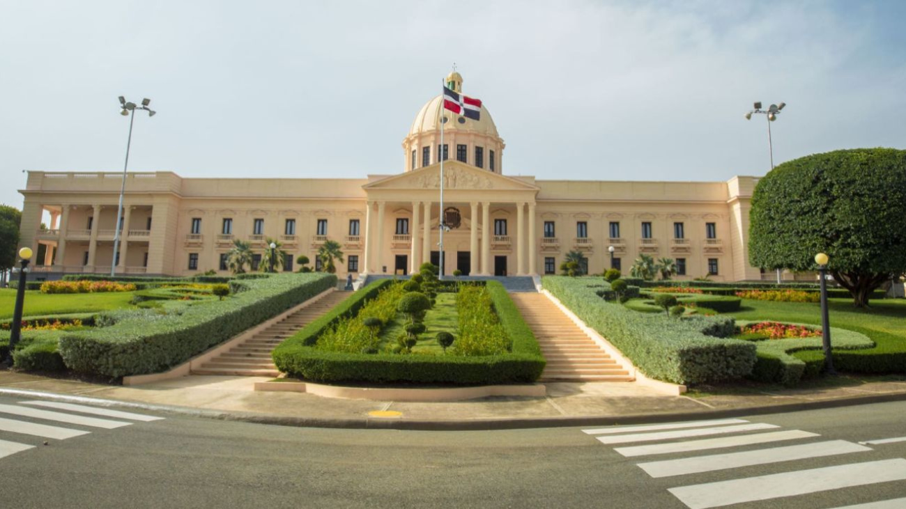 Presidente Abinader crea comisión para puesta en funcionamiento del Museo Histórico de la Gesta de Abril