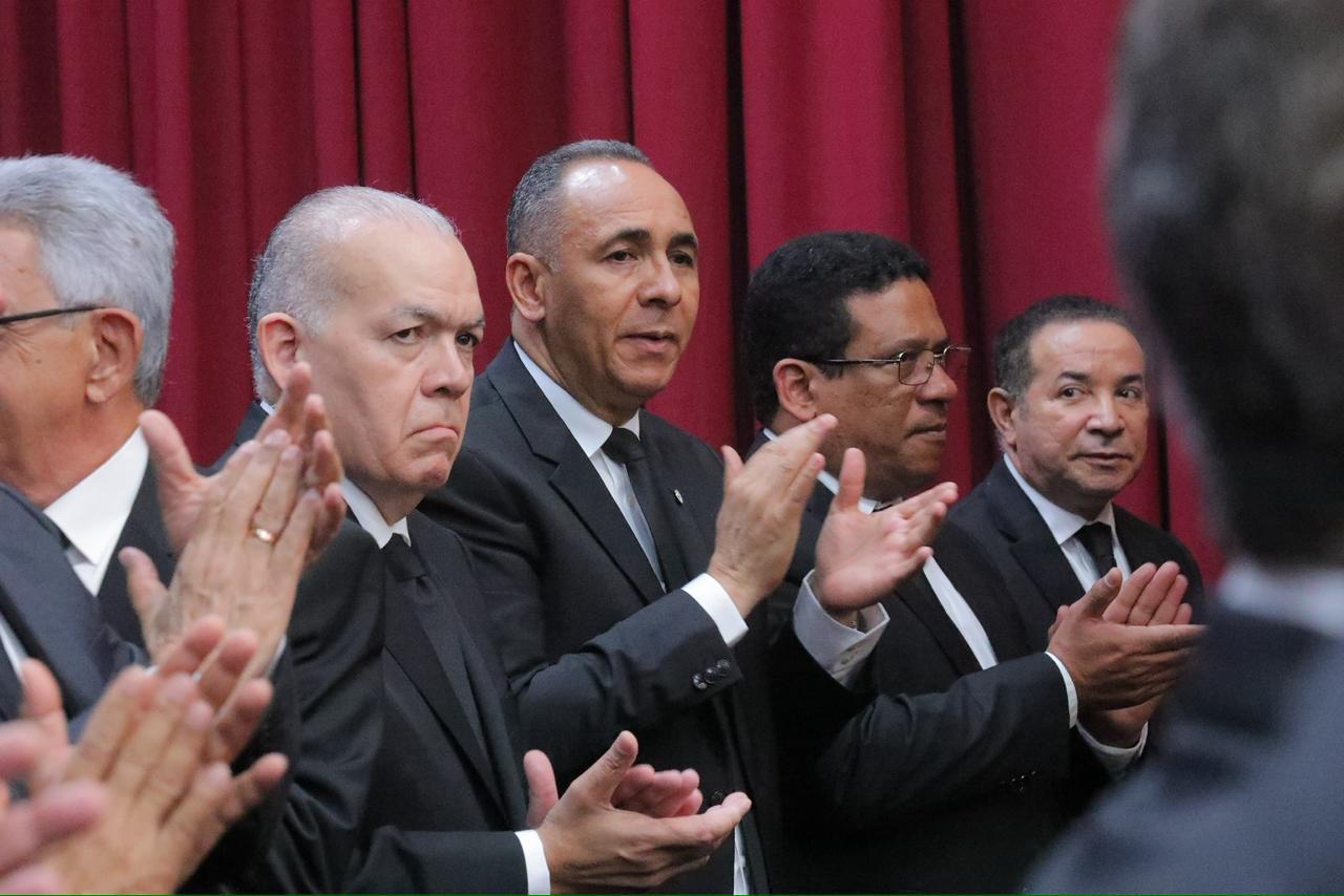 Abinader destaca que DGA implementará pagos de impuestos aduanales con tarjetas de crédito