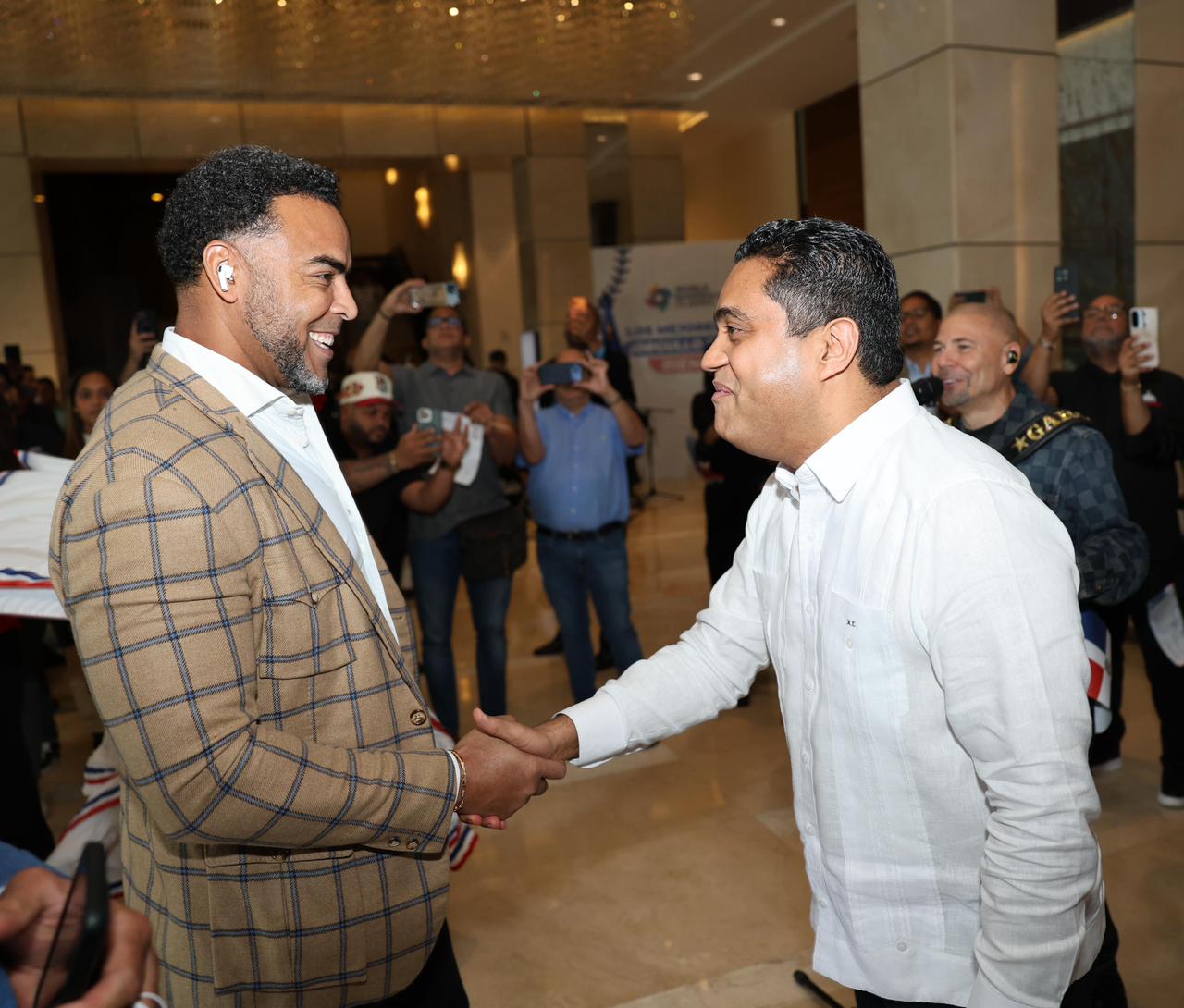 Ministro Kelvin Cruz recibe al equipo del Clásico Mundial de Béisbol