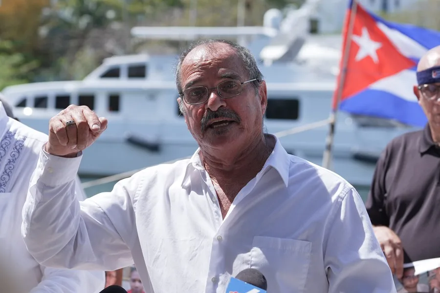 Exiliados cubanos piden a Trump «desconectarse del régimen» y rechazan reformas económicas