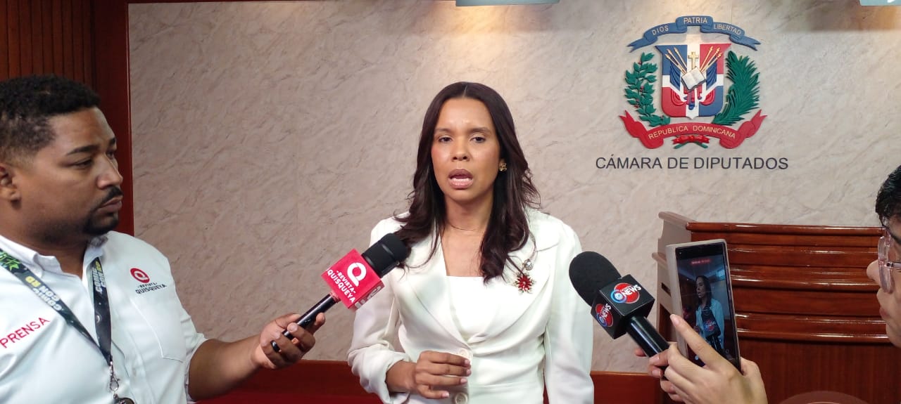 Patricia Núñez valora obra deportiva en Sabana Perdida y alienta más proyectos en Santo Domingo Norte