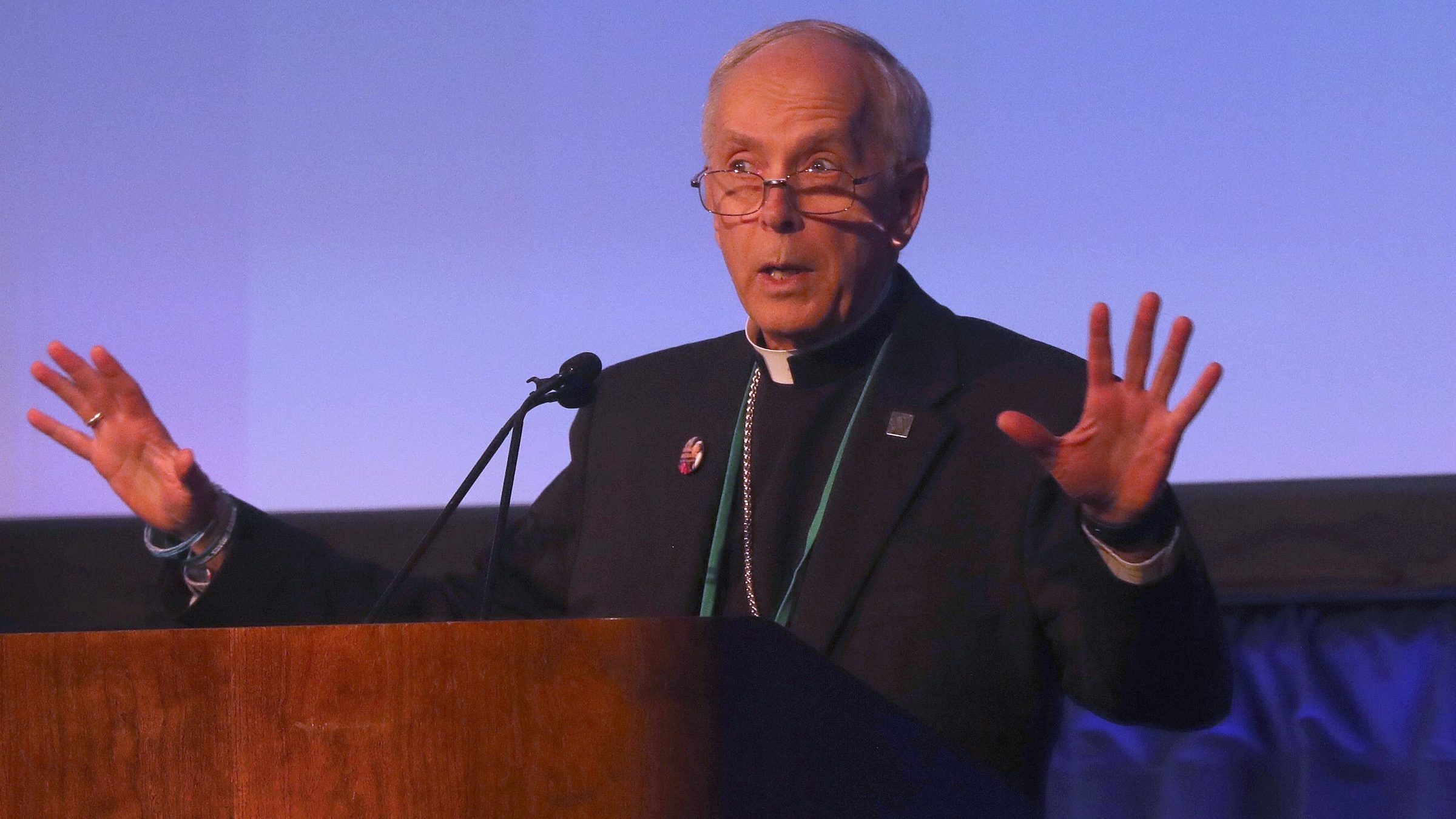 Obispo de El Paso pide fin a deportaciones masivas