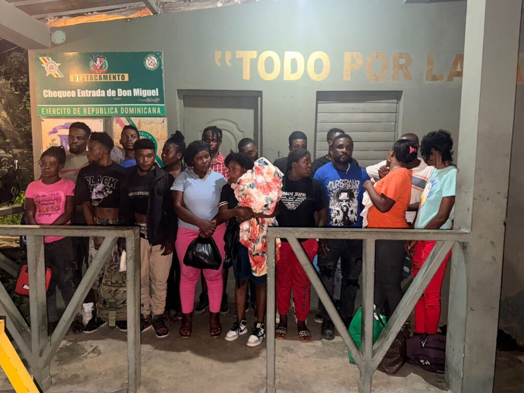 Ejército desmantela presunto centro de acopio de migrantes irregulares en Dajabón