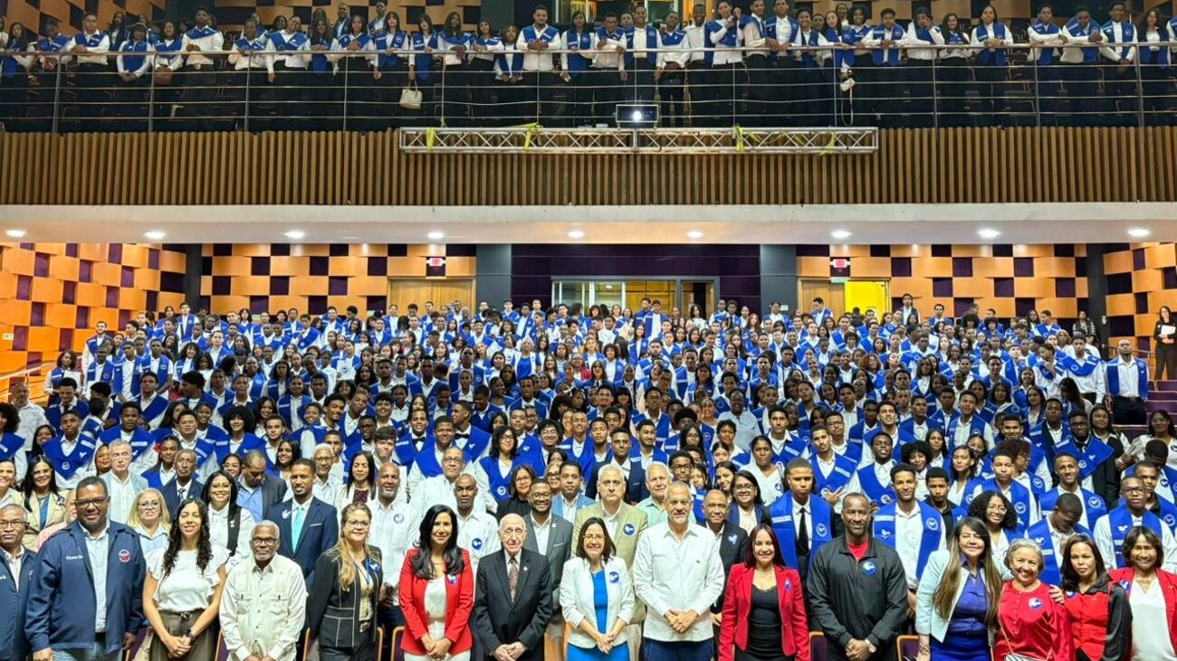 Certifican a 512 estudiantes como promotores de prevención en centros educativos