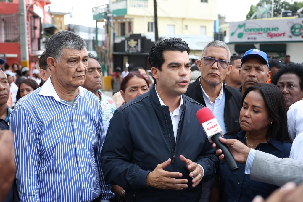 Wellington Arnaud realiza recorrido sector de Herrera para llevar soluciones ante daños por lluvias