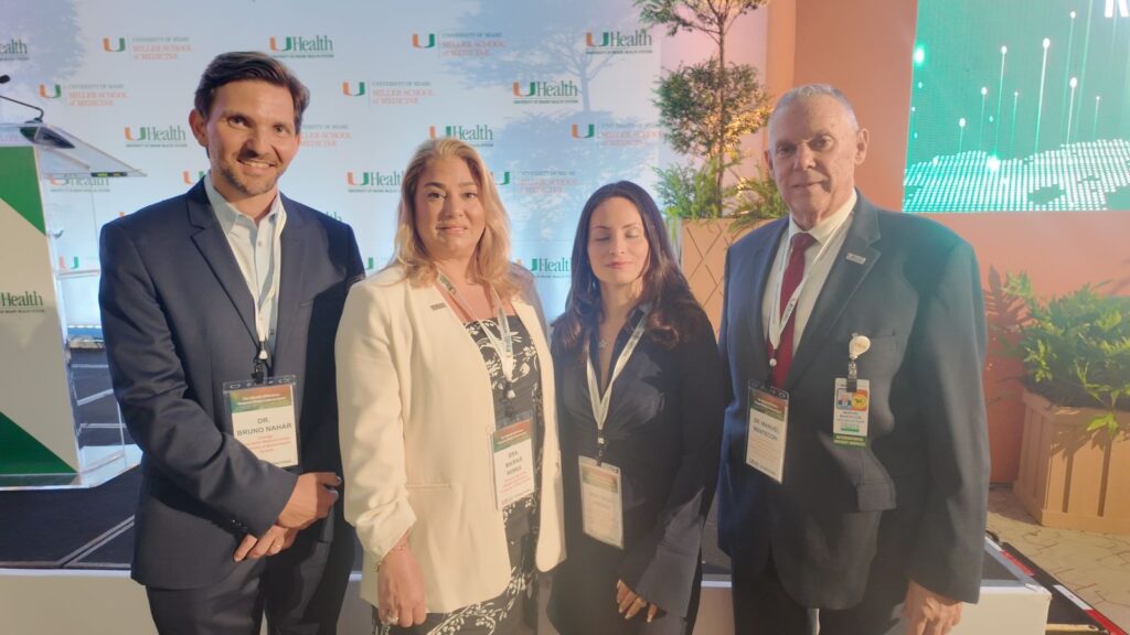 Médicos de Miami y RD estrechan lazos en primer simposio médico internacional de UHealth