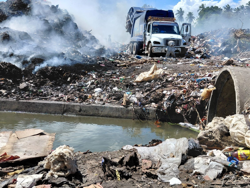 Obispo de Baní exige el cierre urgente de vertederos que contaminan el canal Marcos A. Cabral