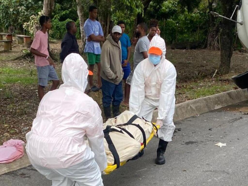 Dos muertos y tres heridos en accidente entre motocicletas y camión en Nagua
