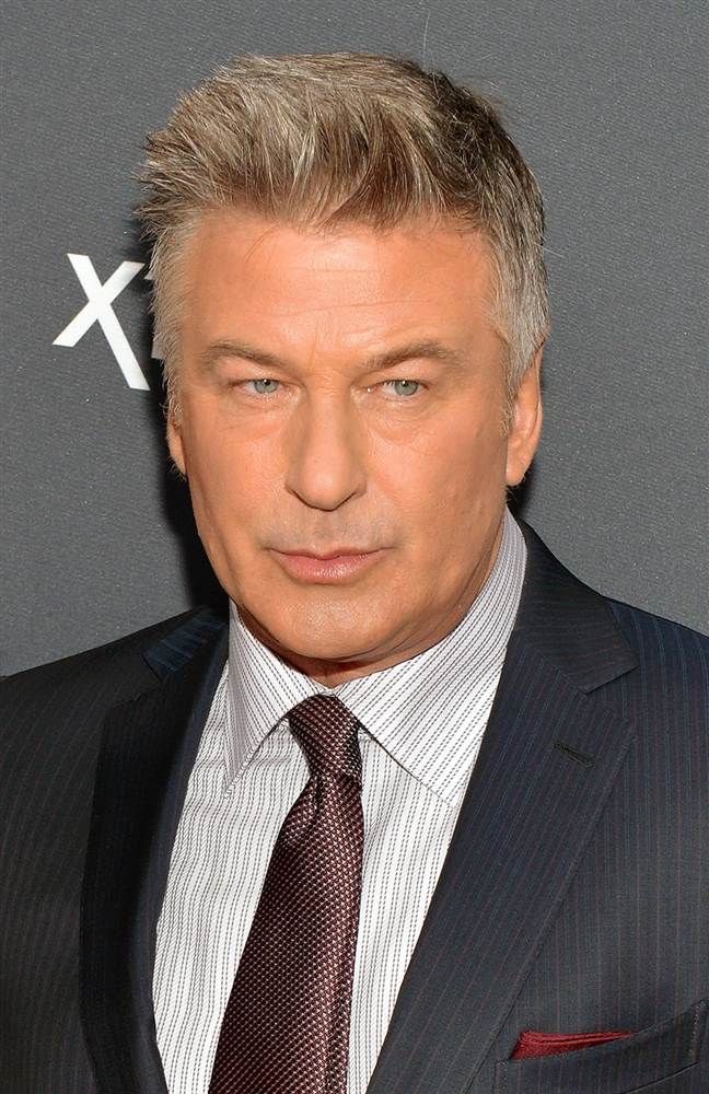 Alec Baldwin celebra su 68 cumpleaños en Samaná tras un malentendido con Antonio Banderas