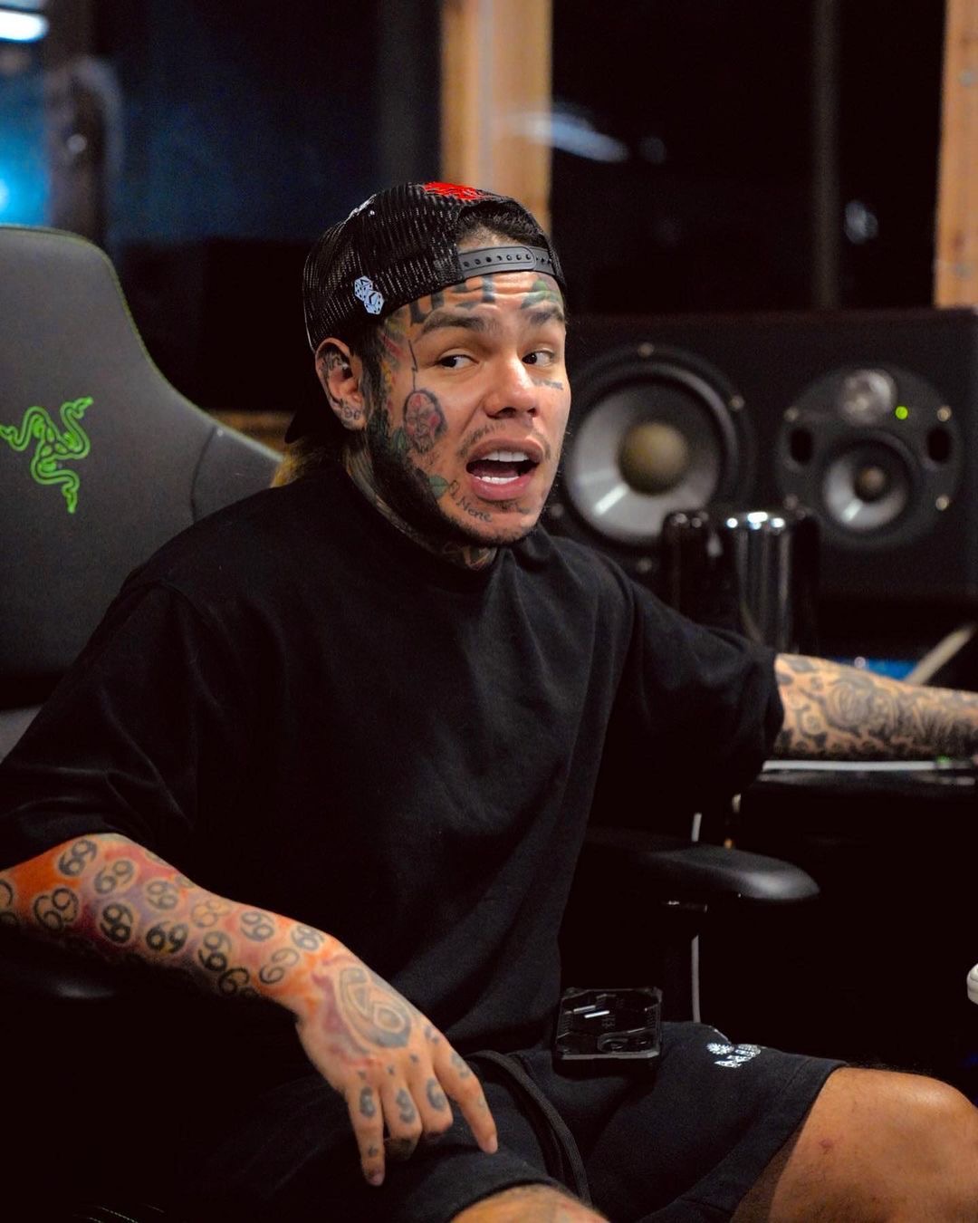Tekashi 6ix9ine rompe el silencio tras su liberación: anuncia nueva paternidad y aclara vínculos políticos