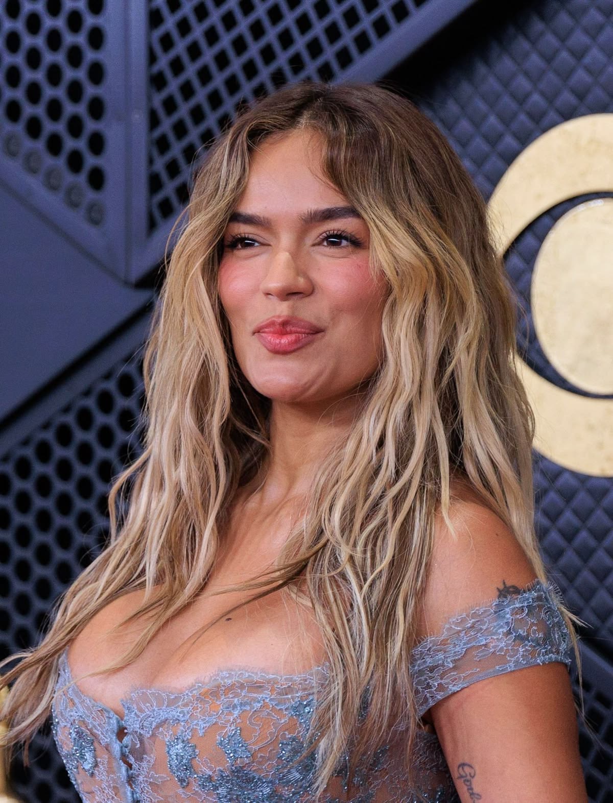 Karol G encabeza la portada de Playboy y confirma su regreso a la soltería tras separarse de Feid