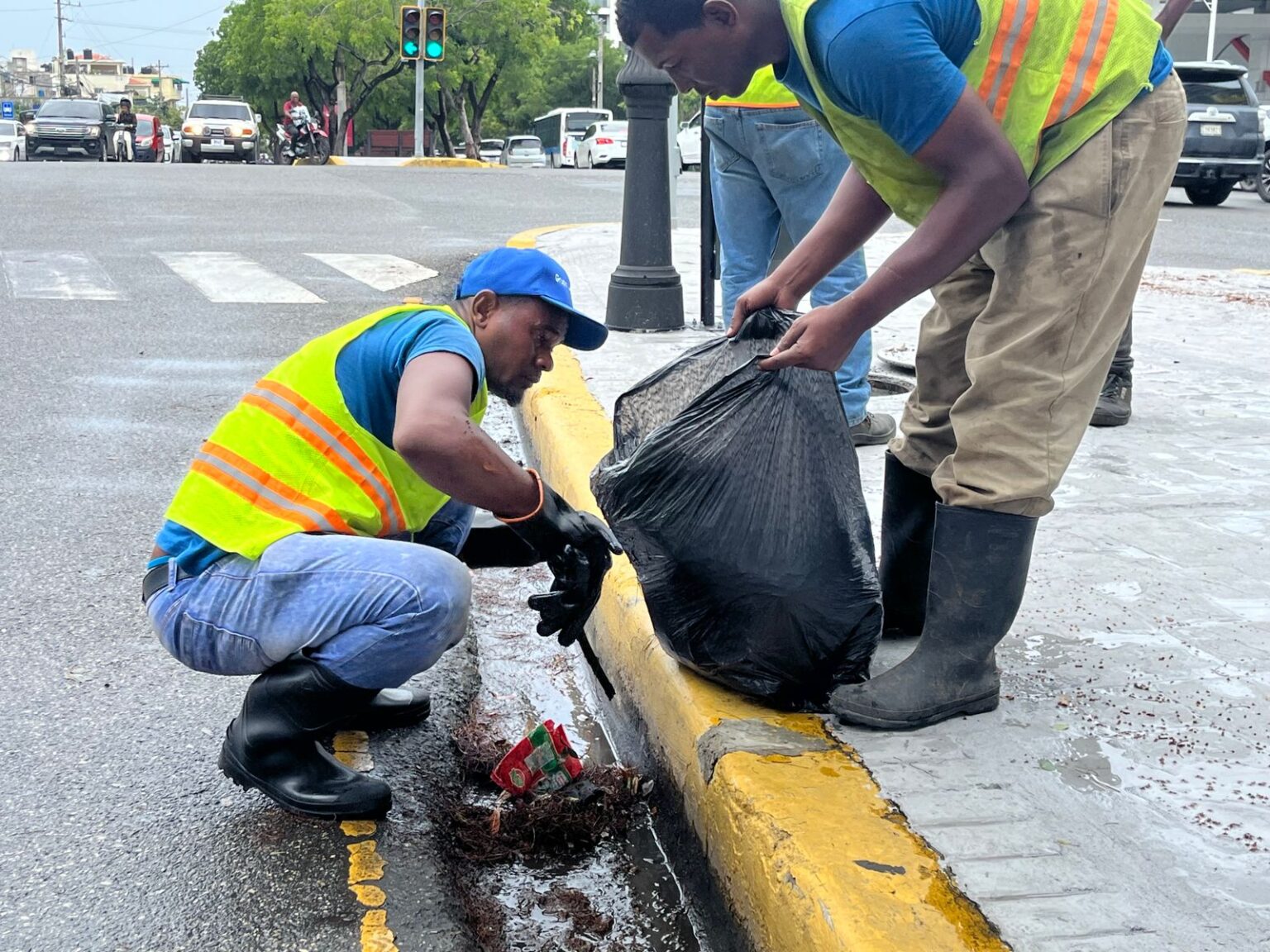 Alcaldía del Distrito Nacional intensifica trabajos preventivos para contrarrestar efectos de las lluvias