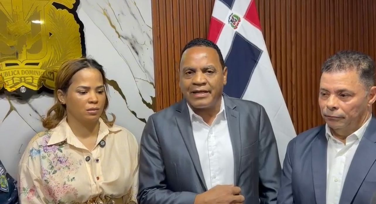 Periodistas y Locutores de Cotuí Denuncian Vandalismo Contra Vehículo de Comunicador y corresponsal de AN7 Noticias Kelvin Junior