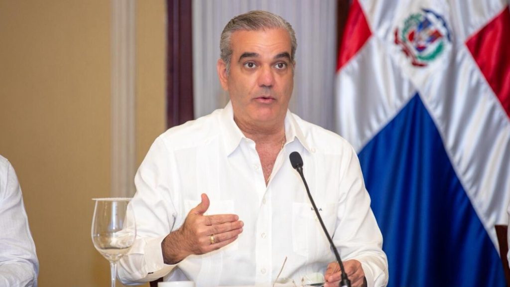 Presidente Luis Abinader anuncia que el Gobierno mantendrá sin variación precios de los combustibles para la presente semana