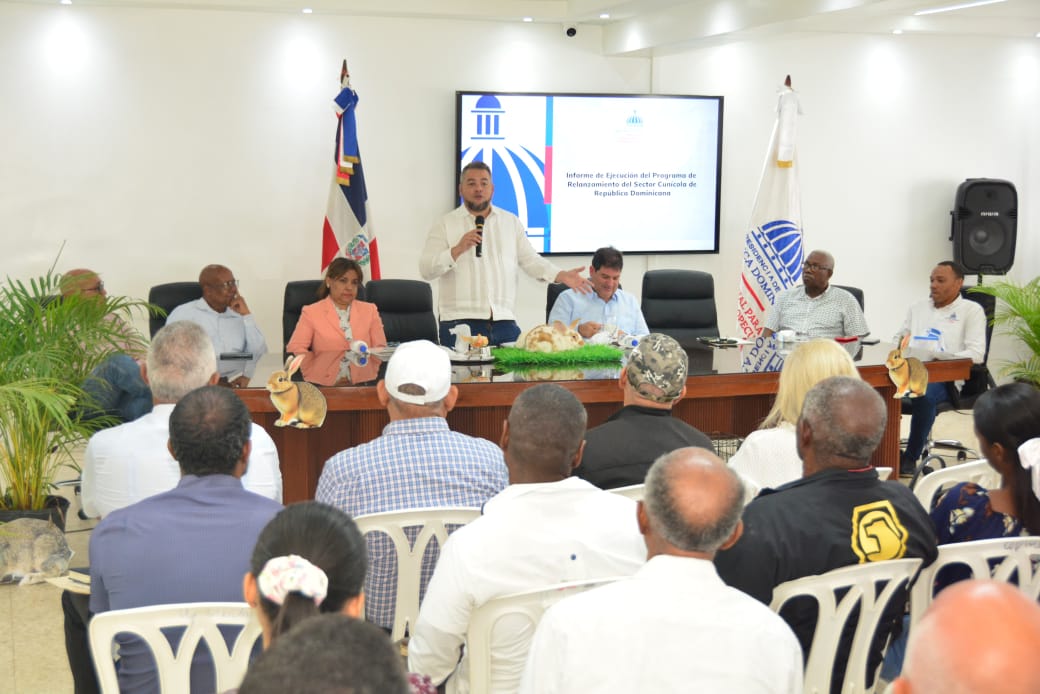 Hecmilio Galván: "Es hora de que los dominicanos piensen en el conejo"