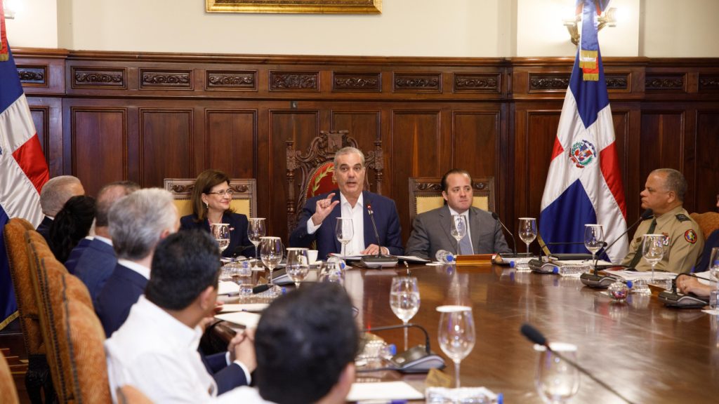 Gobierno anuncia nuevas medidas para enfrentar el impacto de la crisis en Medio Oriente sobre la economía dominicana