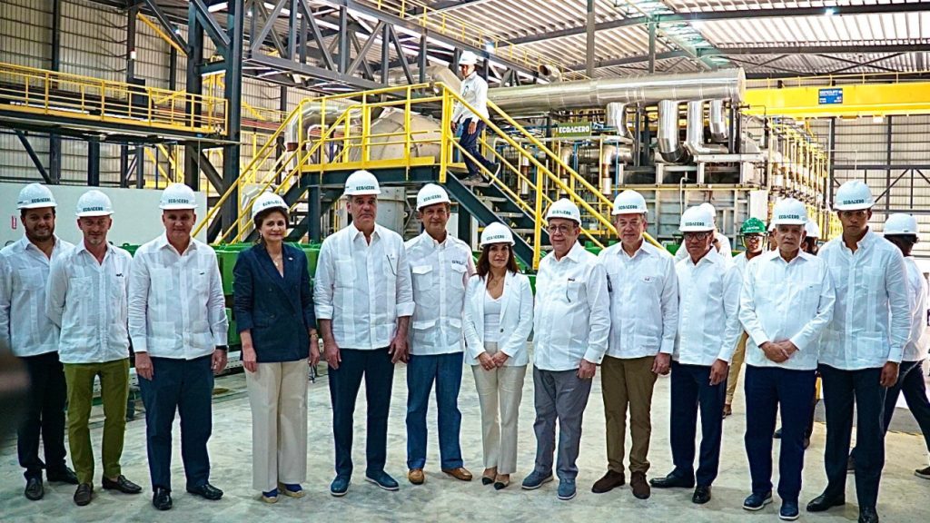 Manuel Estrella resalta estabilidad económica y clima de confianza para invertir durante inauguración de EcoAcero en San Pedro de Macorís