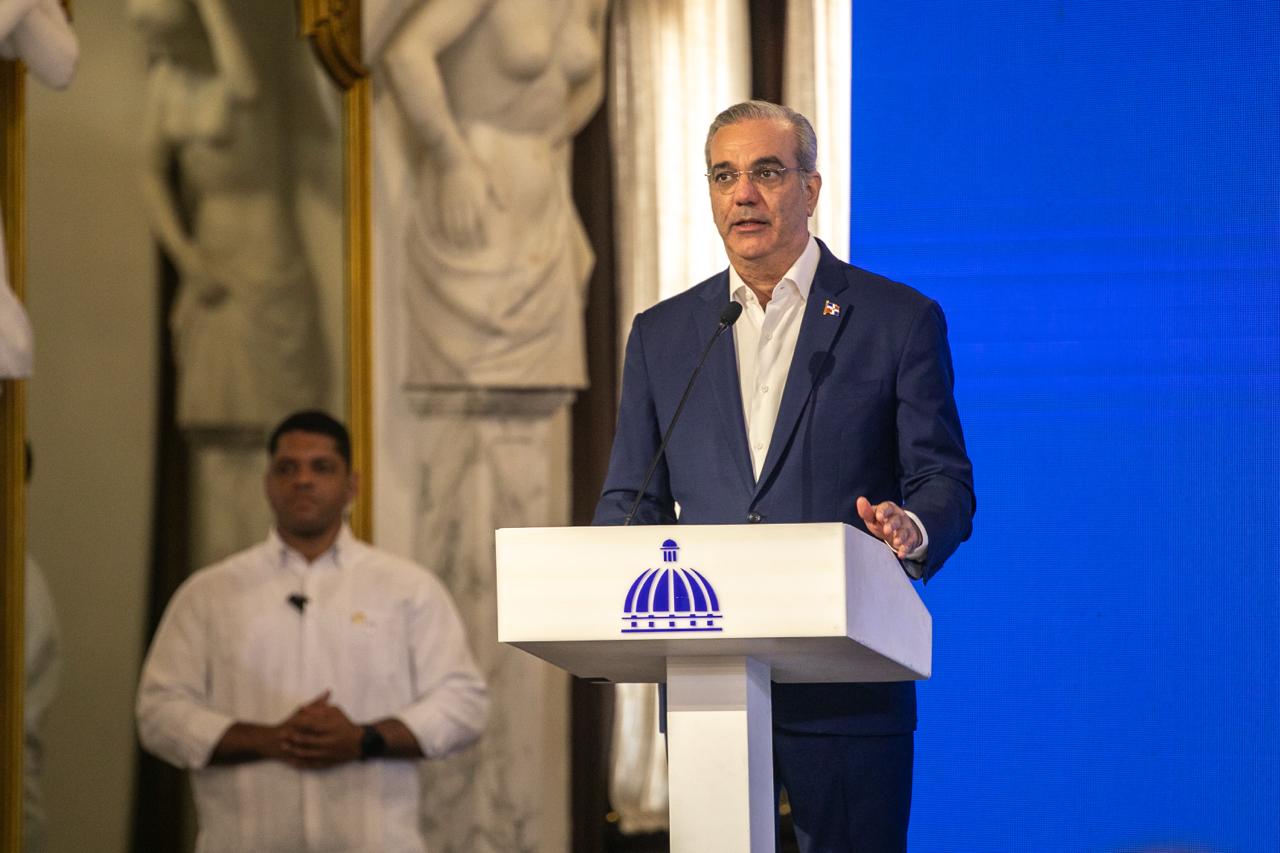 Gobierno presenta nuevo Permiso de Salida de Menor 100 % digital