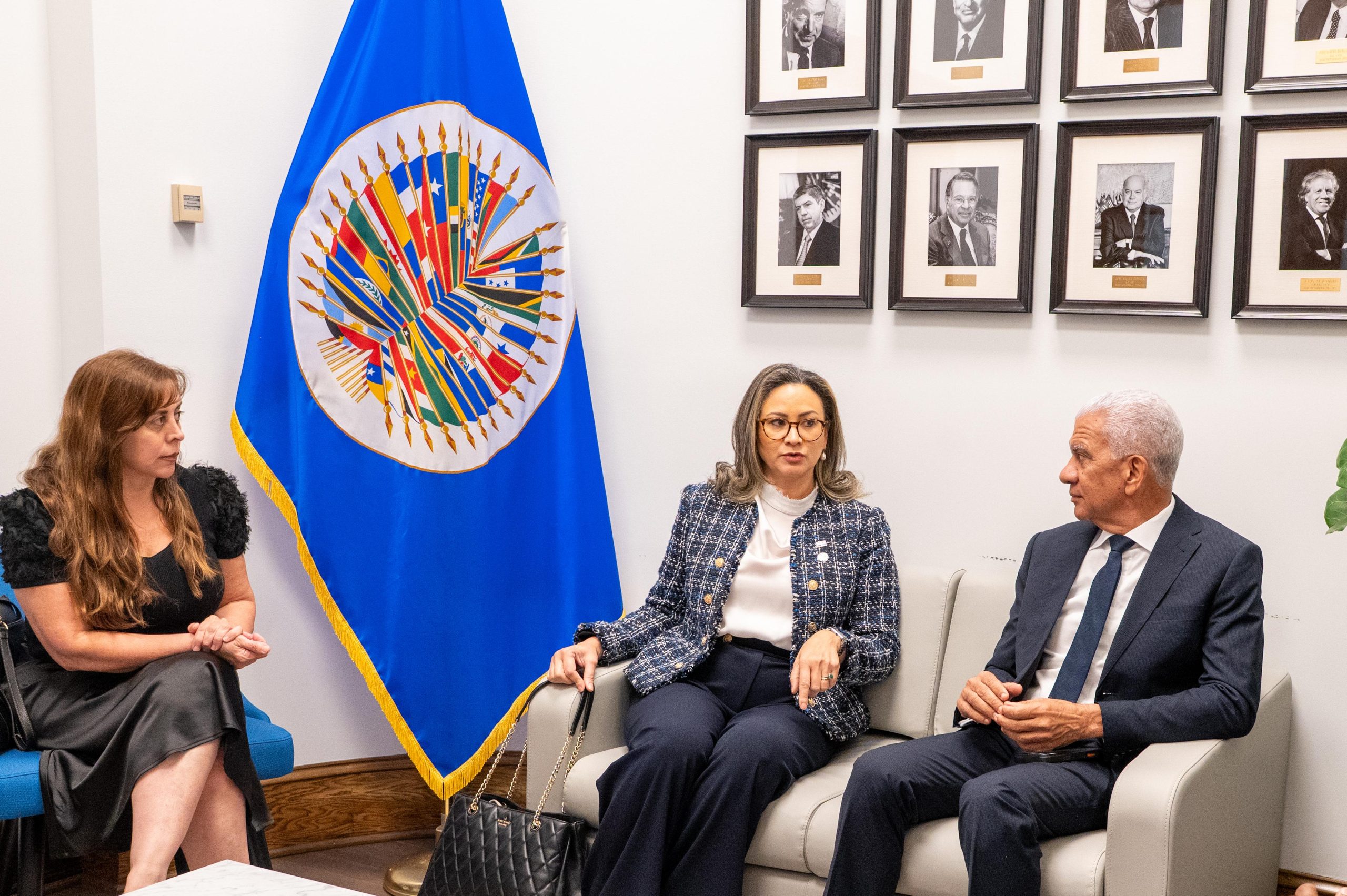 Ricardo de los Santos y secretario general de la OEA abordan cooperación regional frente a drogas sintéticas