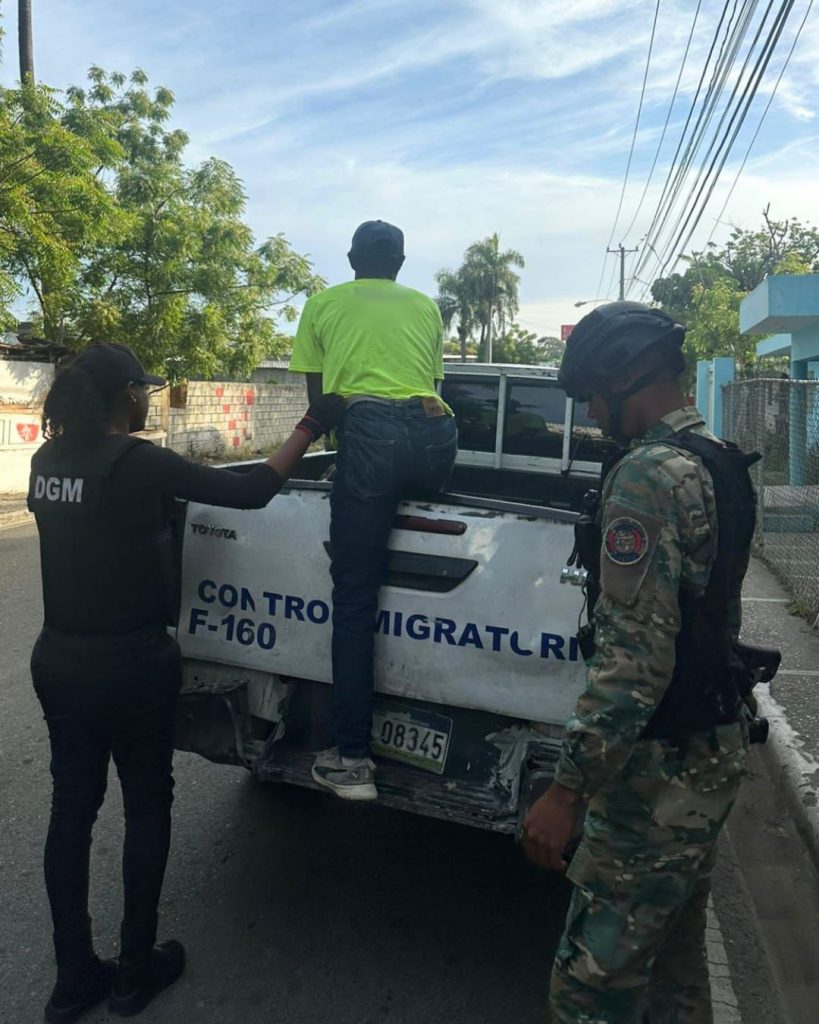 DGM mantiene presencia en barrios populares y sectores residenciales en todo el país; detiene 1,155 y deporta a 1,026 indocumentados este lunes