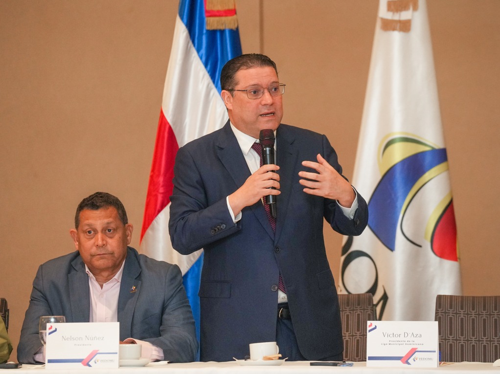 FEDOMU designa a Yayo Sanz Lovatón como enlace ante el Ejecutivo para Ley de Residuos