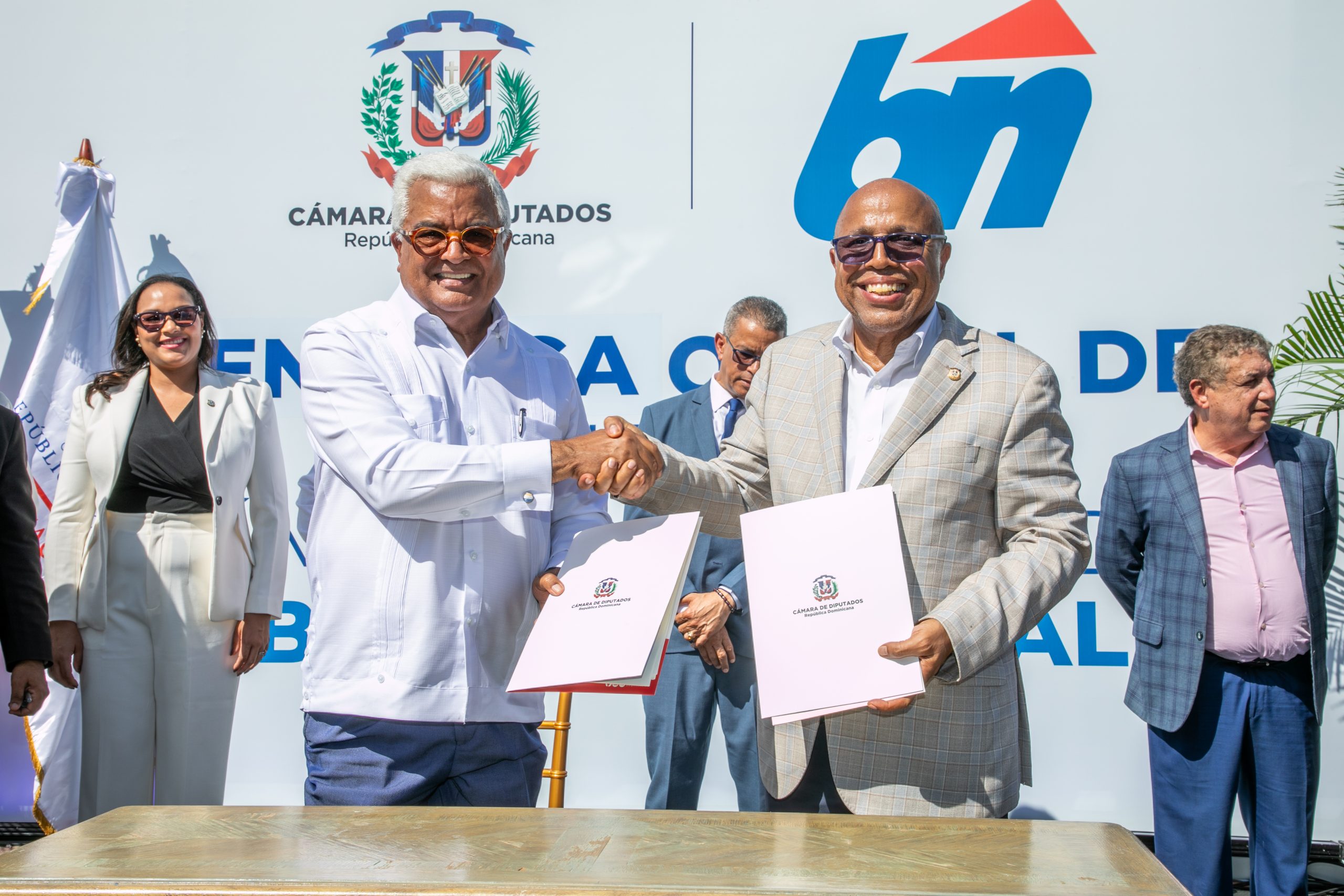 Cámara de Diputados hace formal entrega del Club del Legislador a Bienes Nacionales para una escuela de turismo del Infotep