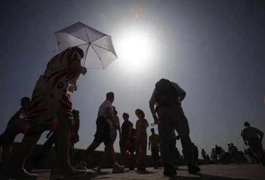 Meteorología prevé calor y nublados este miércoles