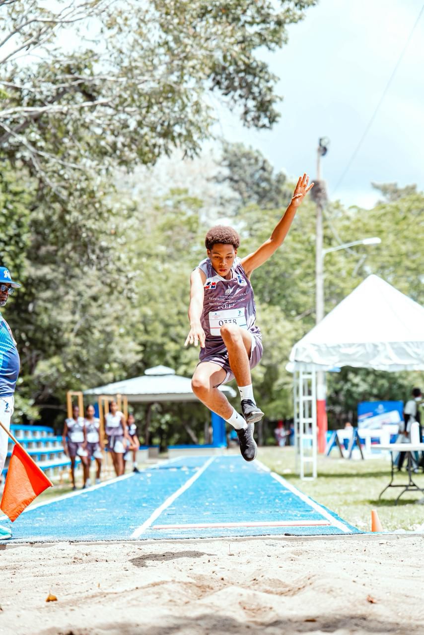 Samaná domina la apertura del Torneo Nacional de Atletismo Escolar INEFI 2026