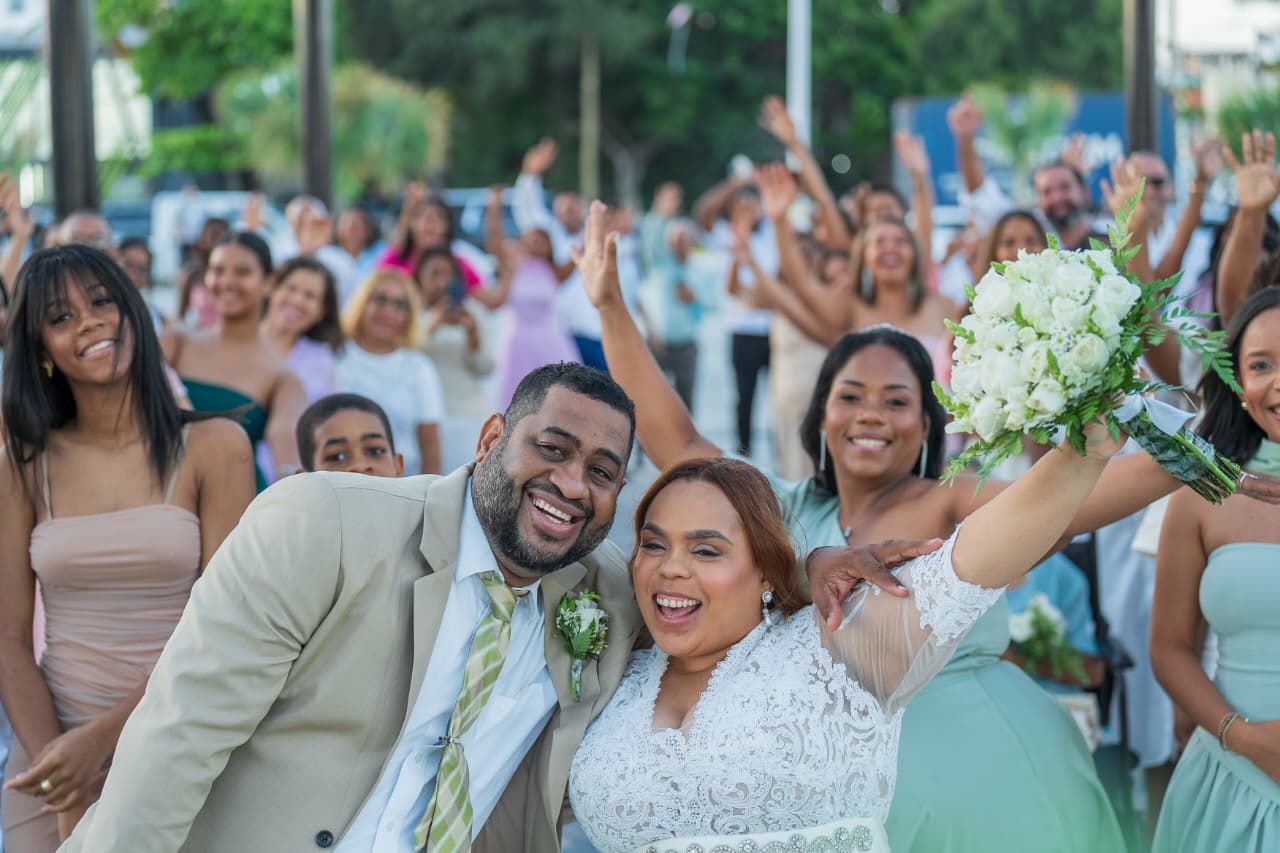 Amor frente al mar: espacios recuperados por Carolina en el malecón se afianzan como escenarios de bodas