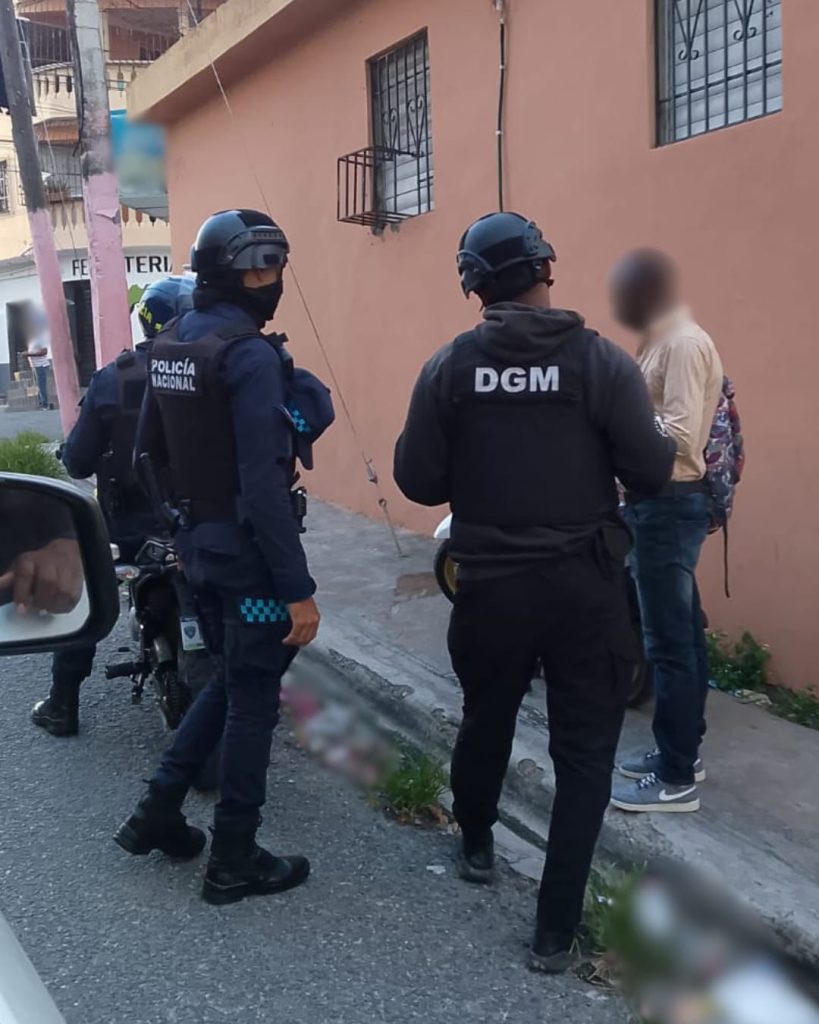 DGM deporta 903 extranjeros por los pasos fronterizos; detienen 1,076 indocumentados