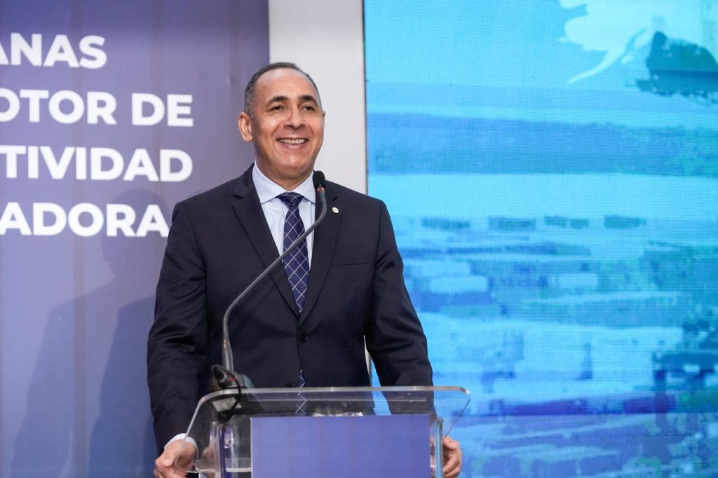 Nelson Arroyo impulsa a la Aduana como motor de competitividad exportadora