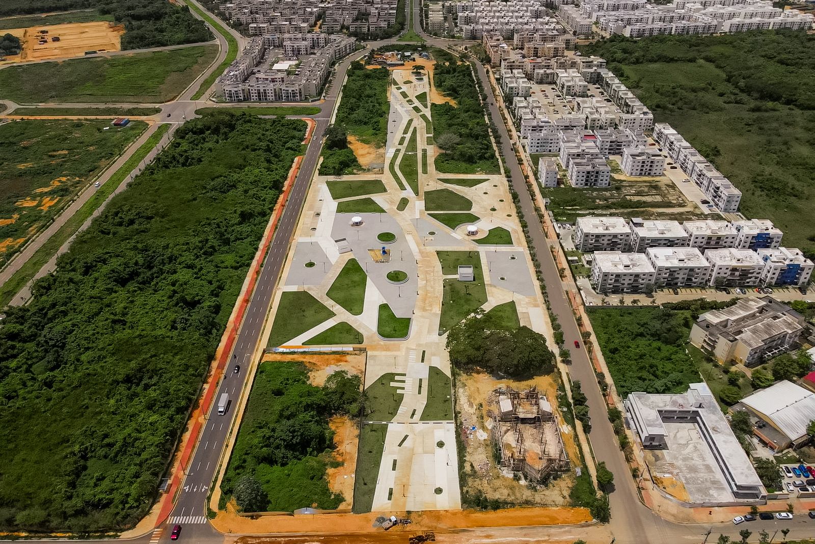 Gobierno inaugura la Plaza Constitución en la Ciudad Juan Bosch con inversión de RD 222.2 millones