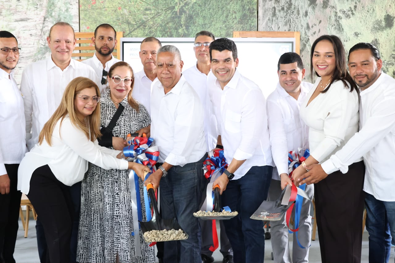 Wellington Arnaud deja iniciado acueducto San José de las Matas