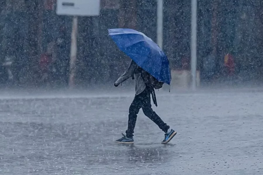Vaguada seguirá provocando lluvias y mantiene alertas meteorológicas en el país