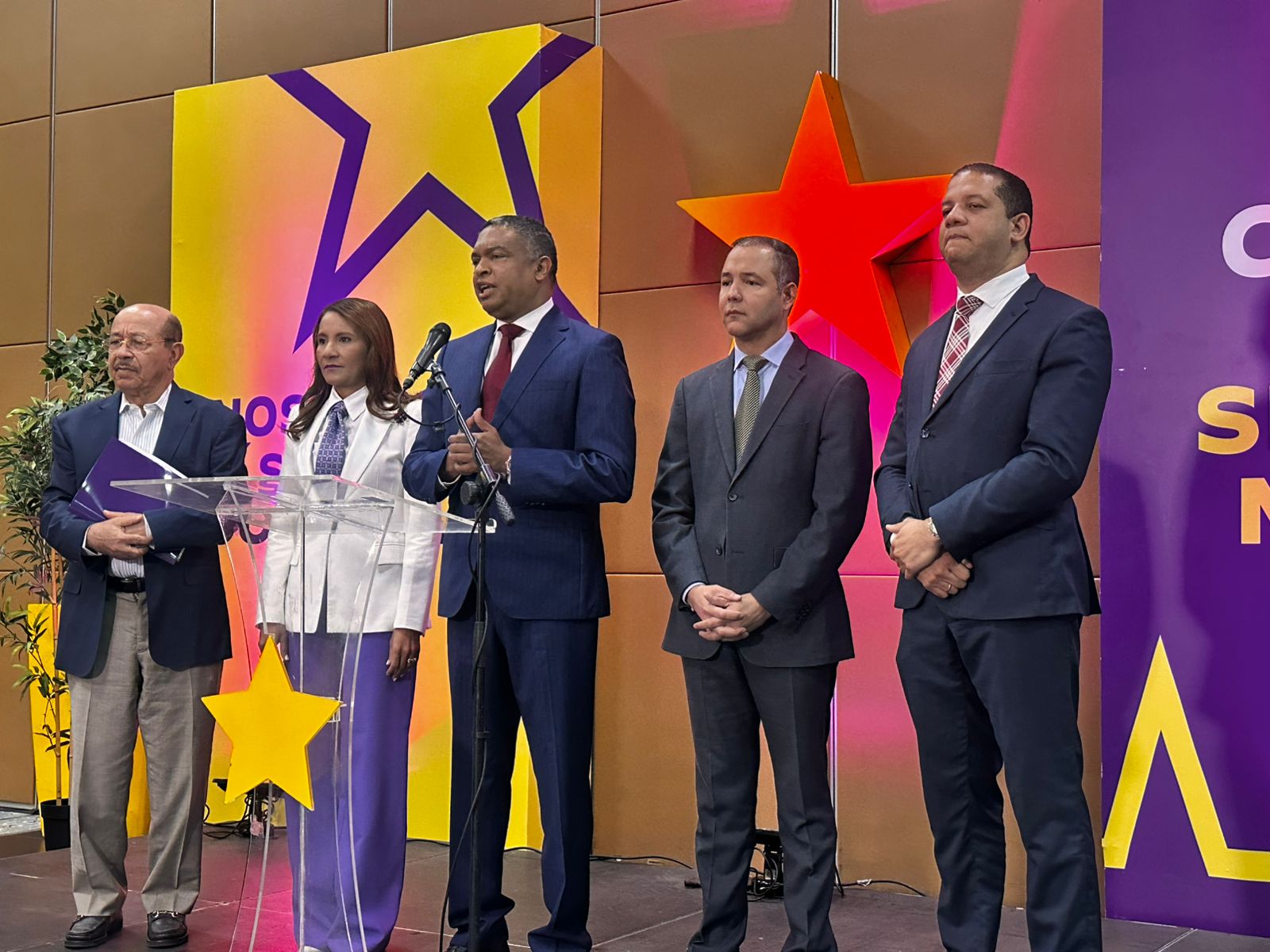 PLD advierte: "Puerto seco podría desplazar a comerciantes fronterizos”