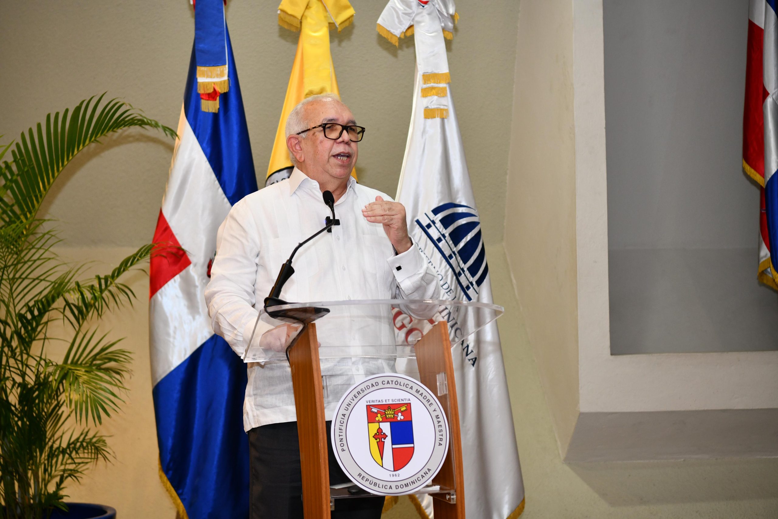 Fernando Durán y Claudio Caamaño anuncian inversión de RD$30 millones para energía solar en la agropecuaria
