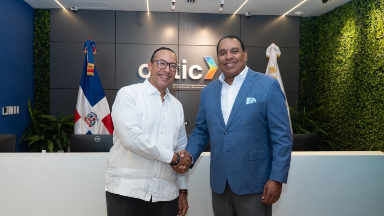 Inician emisión de pasaporte electrónico en Punto GOB Santiago