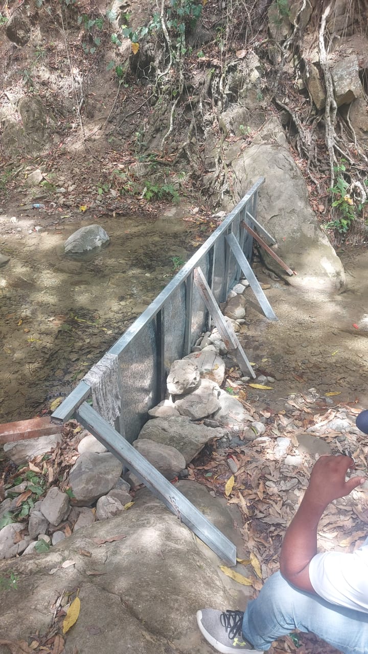 Medio Ambiente desmantela represa ilegal construida en el río Bellaco, en Jacagua