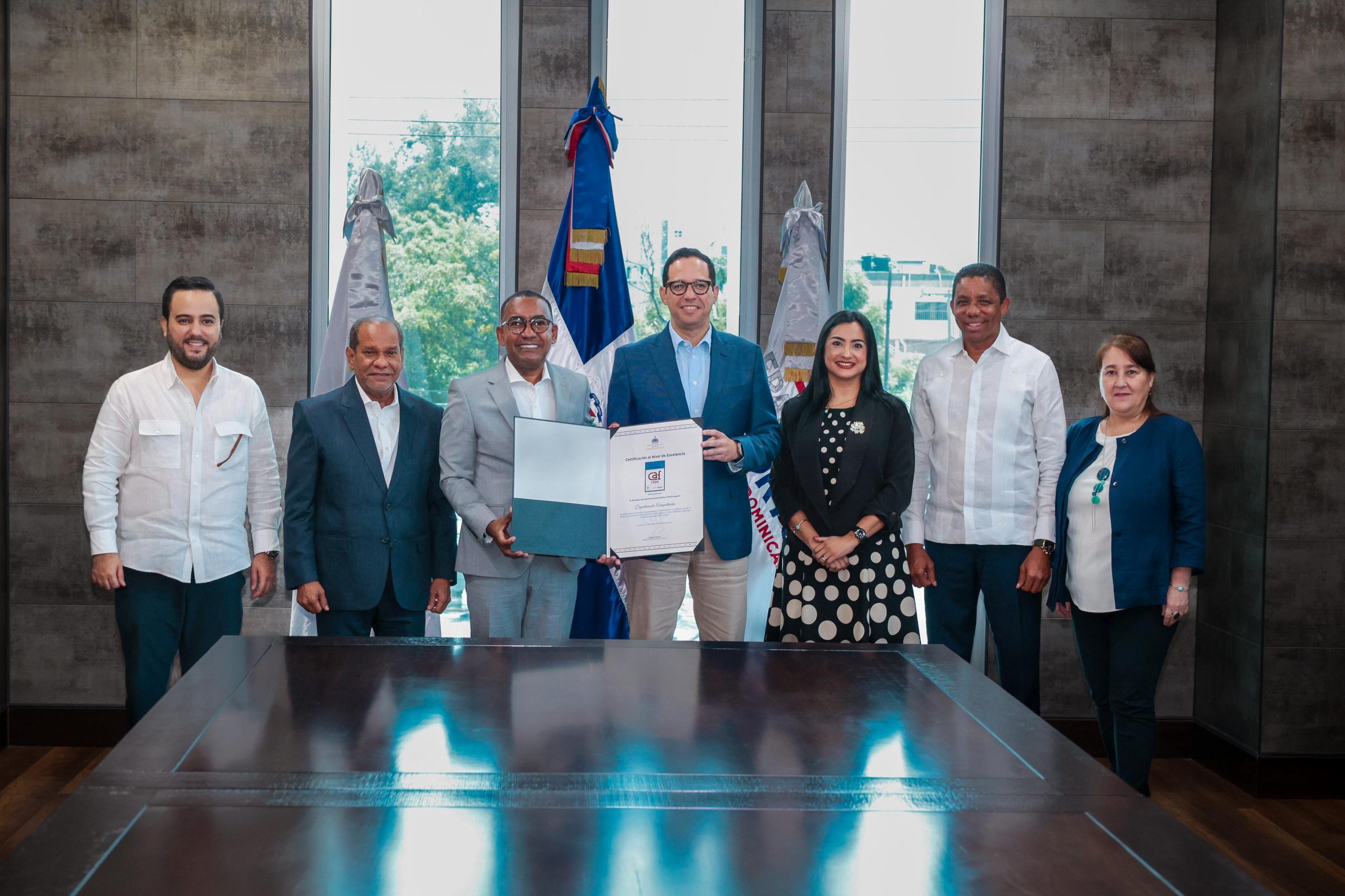 Departamento Aeroportuario recibe Sello CAF que reconoce transparencia y excelencia en la gestión